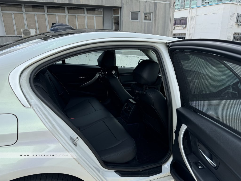 BMW 3 Series 318i