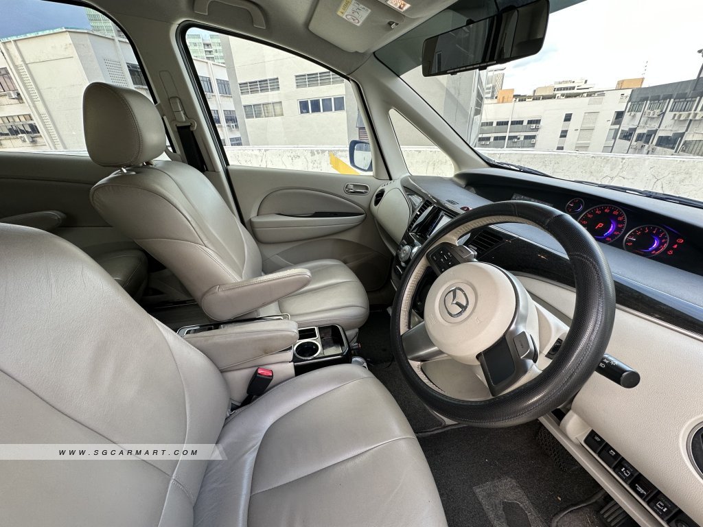 Mazda Biante 2.0A