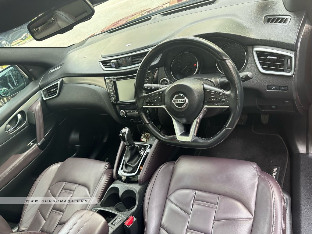 Nissan Qashqai 2.0A Premium Moonroof