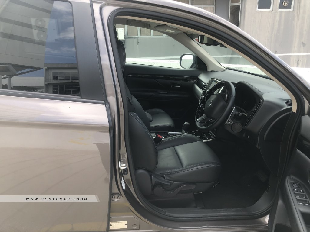 Mitsubishi Outlander 2.0A