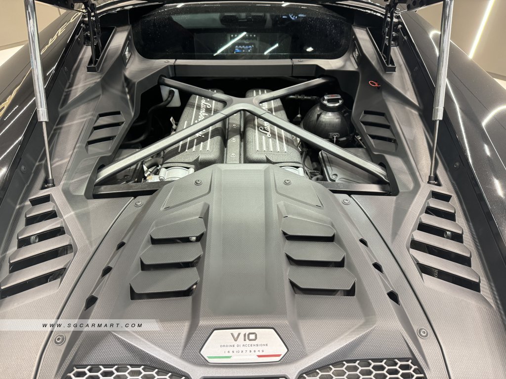 2021 Lamborghini Huracan EVO RWD