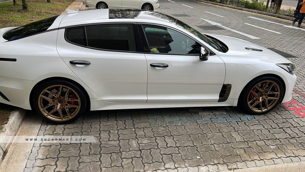 Kia Stinger 2.0A Sunroof