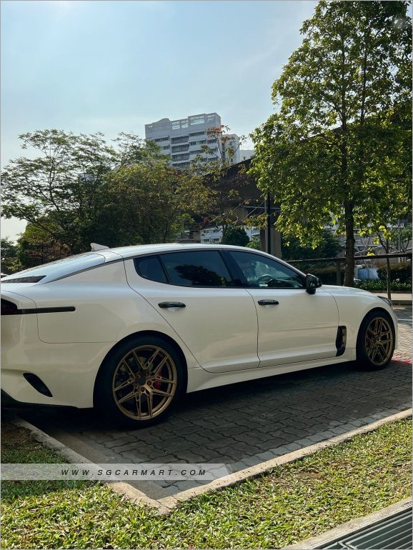 Kia Stinger 2.0A Sunroof