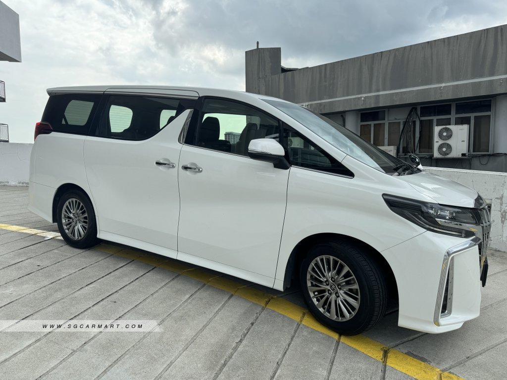 Toyota Alphard 2.5A S Moonroof