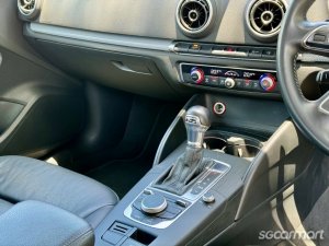 Audi A3 Sedan 1.4A TFSI Ambiente