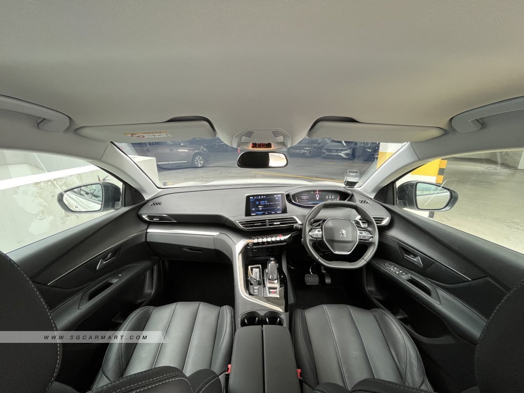 Peugeot 5008 1.2A Puretech EAT8 Active Premium