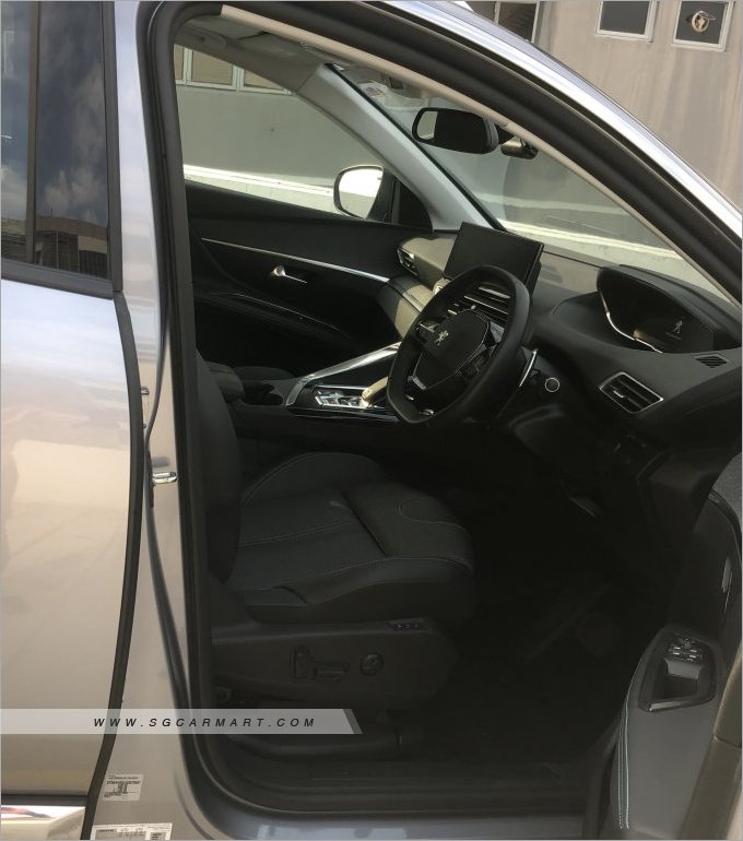 Peugeot 5008 1.2A PureTech EAT8 Allure Premium