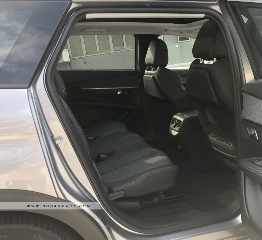 Peugeot 5008 1.2A PureTech EAT8 Allure Premium