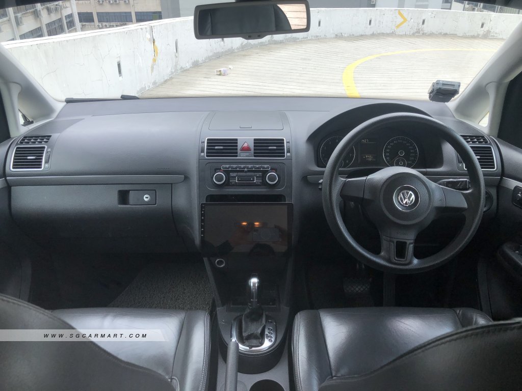 Volkswagen Touran 1.4A TSI (COE till 10/2025)