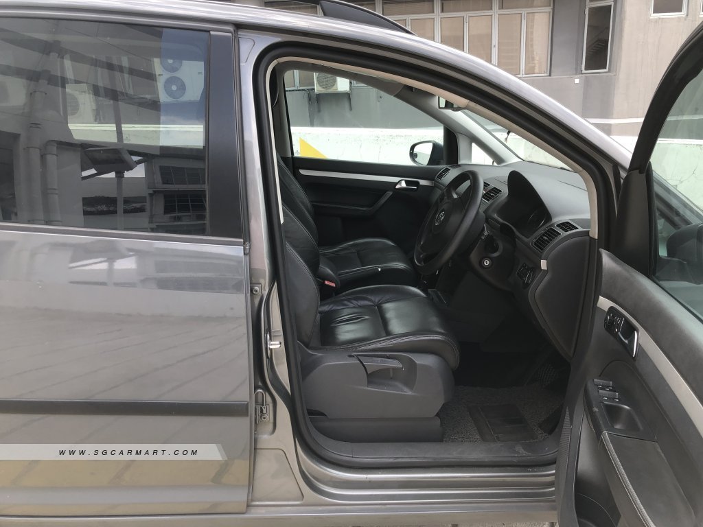 Volkswagen Touran 1.4A TSI (COE till 10/2025)