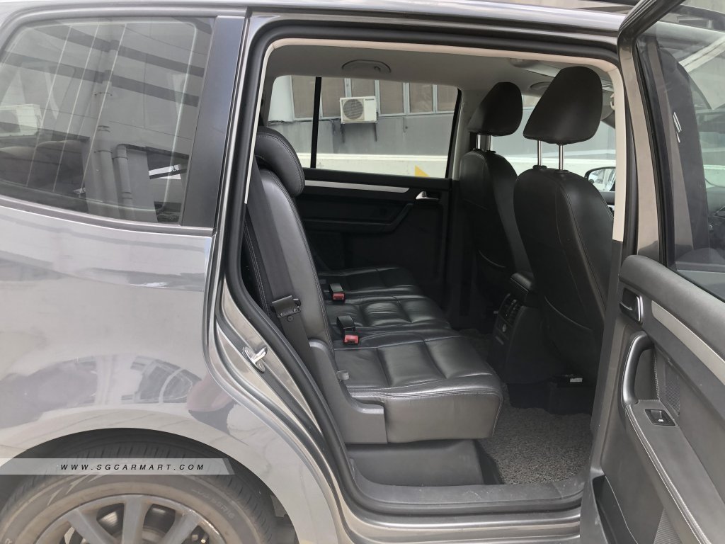 Volkswagen Touran 1.4A TSI (COE till 10/2025)