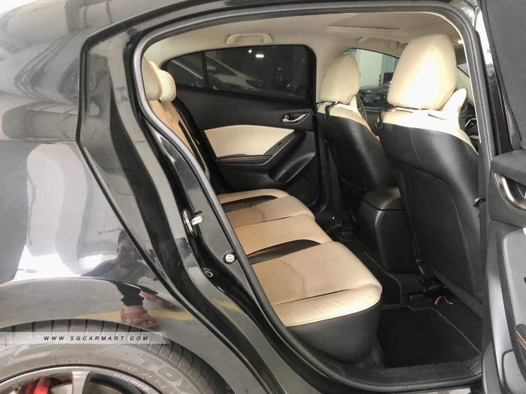 Mazda 3 1.5A Deluxe Sunroof