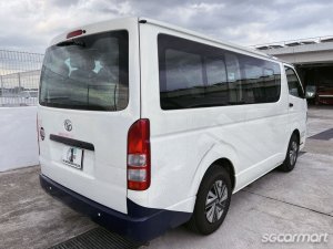 Toyota Hiace Commuter 3.0M