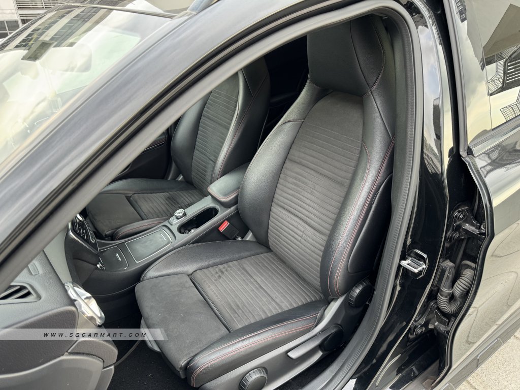 Mercedes-Benz GLA-Class GLA180 AMG Line