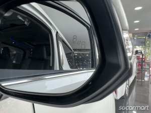 Toyota Alphard Hybrid 2.5A SR C-Package Moonroof