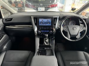 Toyota Alphard Hybrid 2.5A SR C-Package Moonroof