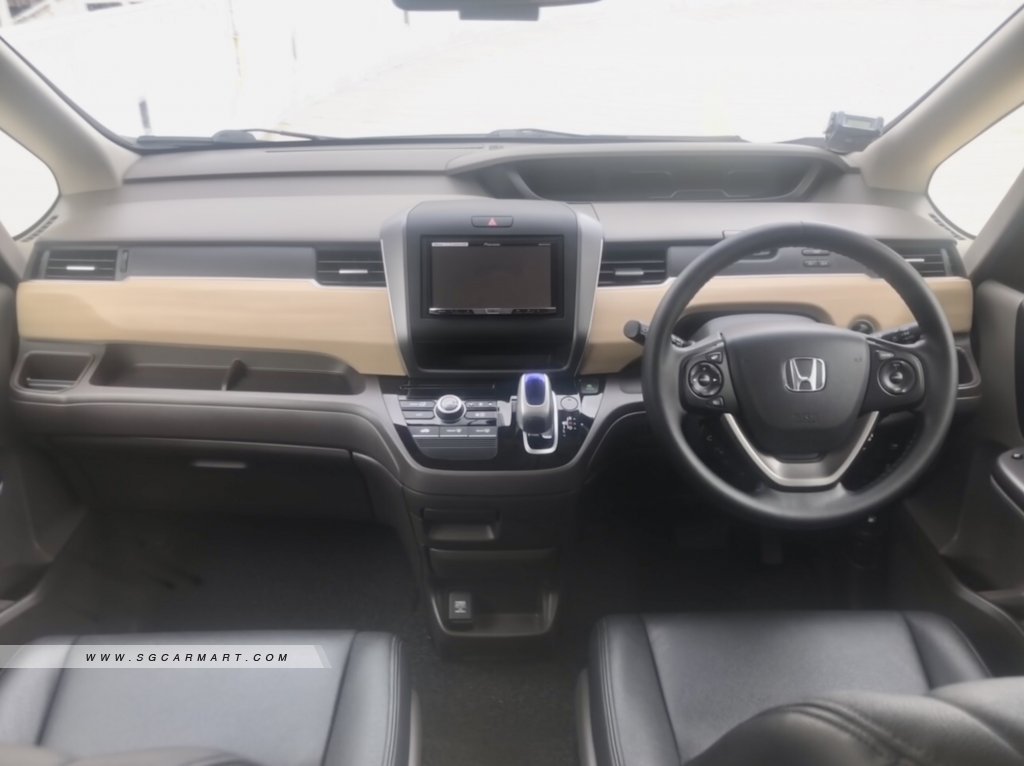 Honda Freed Hybrid 1.5A G