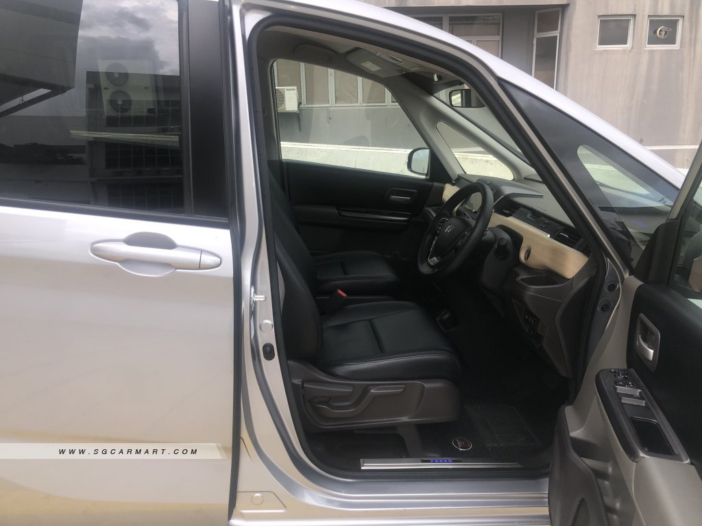 Honda Freed Hybrid 1.5A G