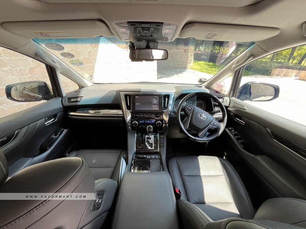 Toyota Alphard 2.5A S C-Package Moonroof