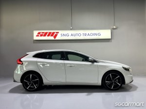 Volvo V40 T2 R-Design Sunroof