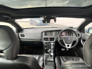 Volvo V40 T2 R-Design Sunroof