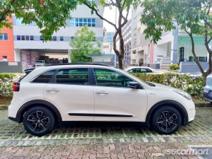 Kia Niro Hybrid 1.6A GDi DCT Sunroof