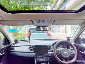 Kia Niro Hybrid 1.6A GDi DCT Sunroof