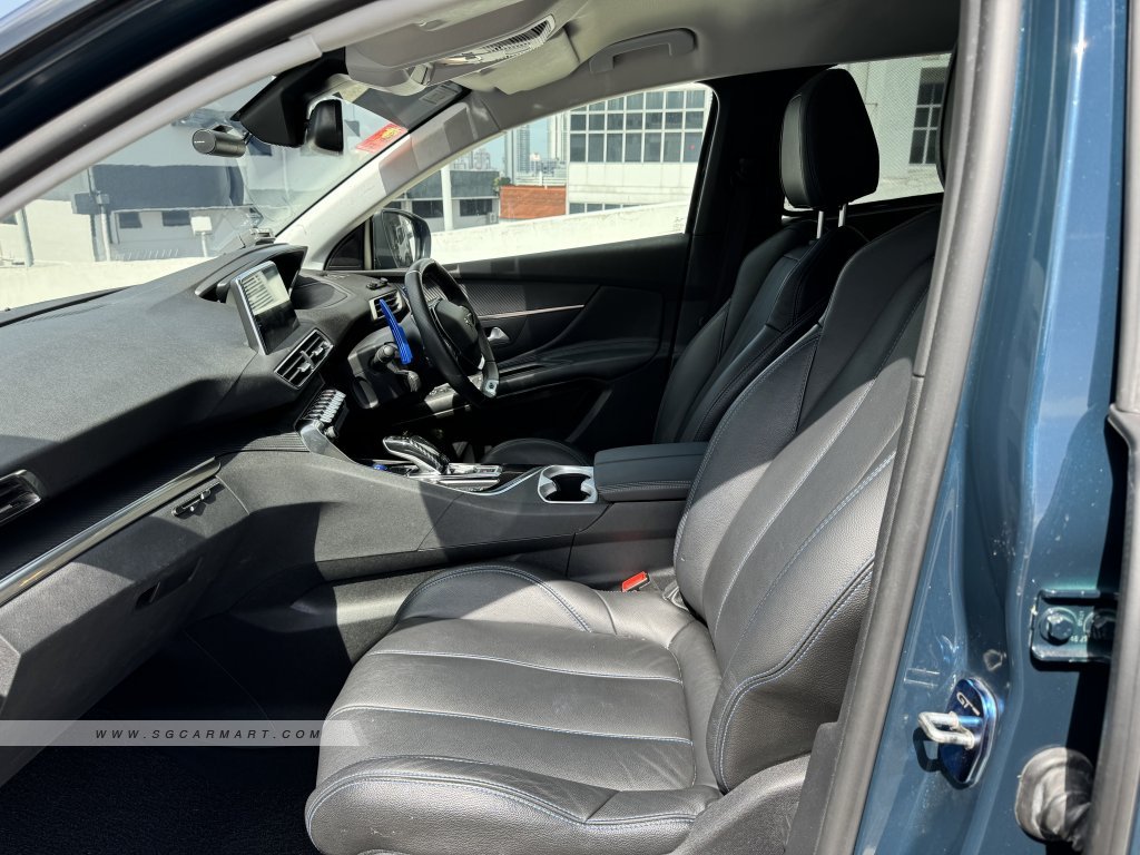 Peugeot 5008 1.2A Puretech EAT8 Active Premium