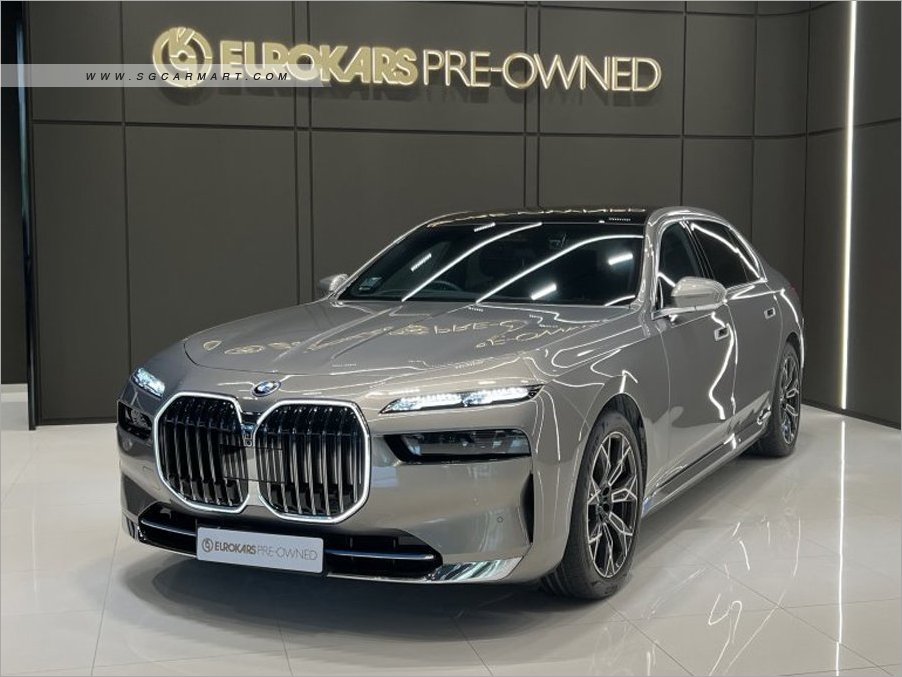 2023 BMW i7 Electric xDrive60 Pure Excellence