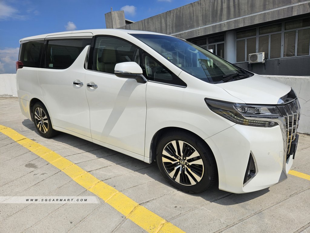 Toyota Alphard 2.5A Elegance Moonroof