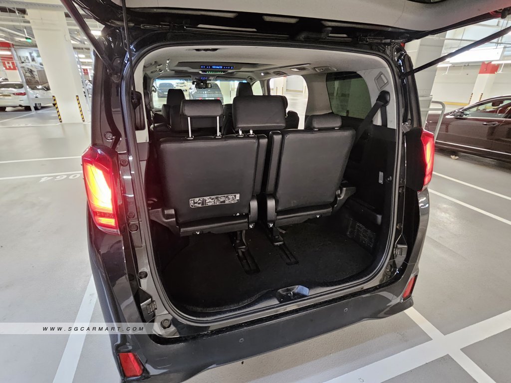 Toyota Alphard 2.5A S C-Package Moonroof