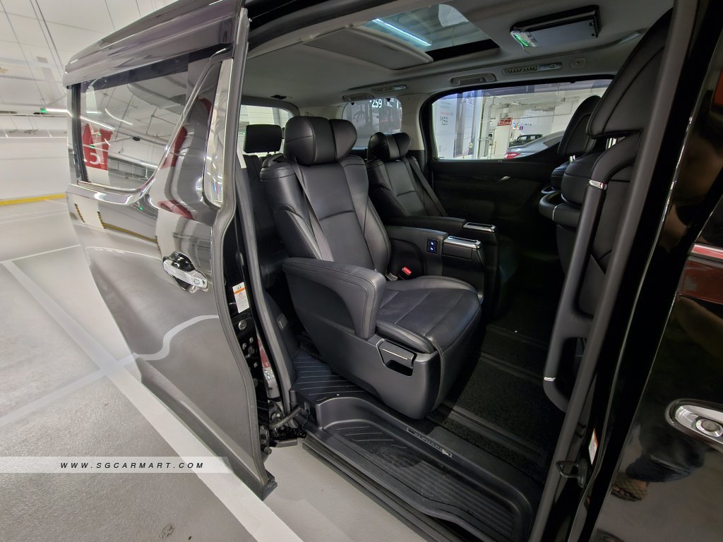 Toyota Alphard 2.5A S C-Package Moonroof