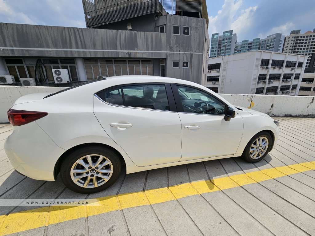 Mazda 3 1.5A Sunroof