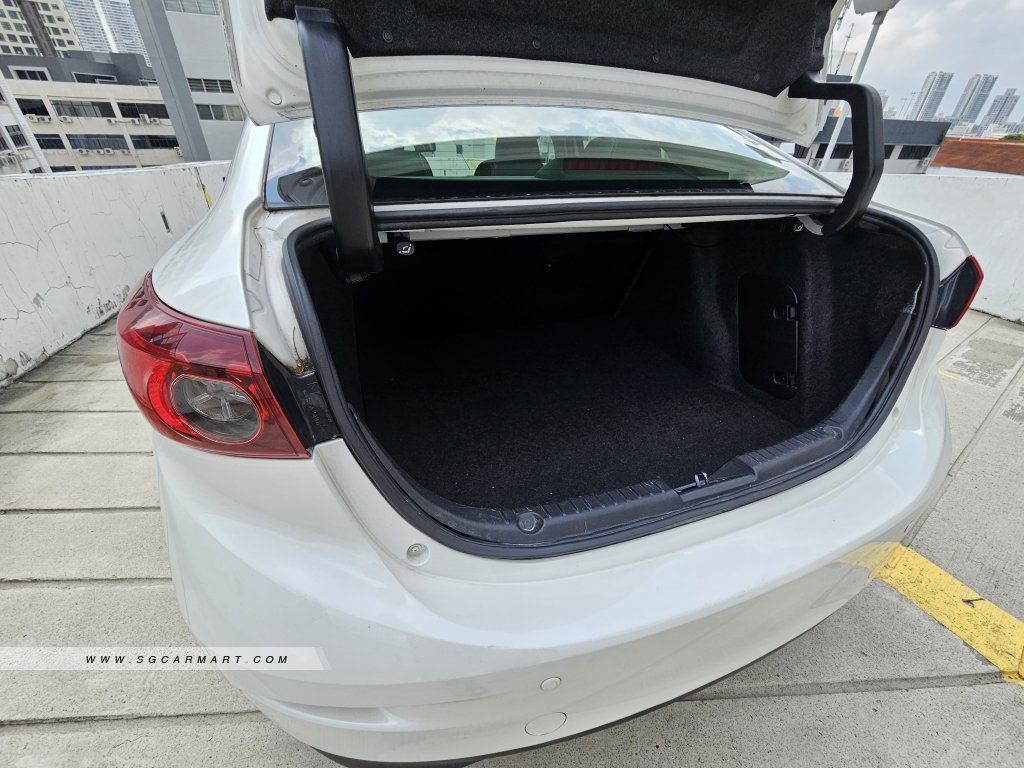 Mazda 3 1.5A Sunroof