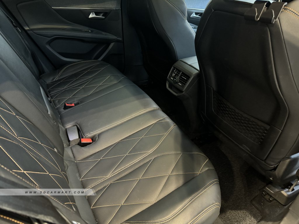 Peugeot 3008 1.6A PureTech EAT8 Allure