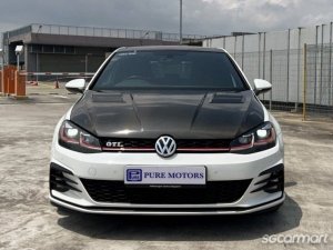 Volkswagen Golf GTI 5DR