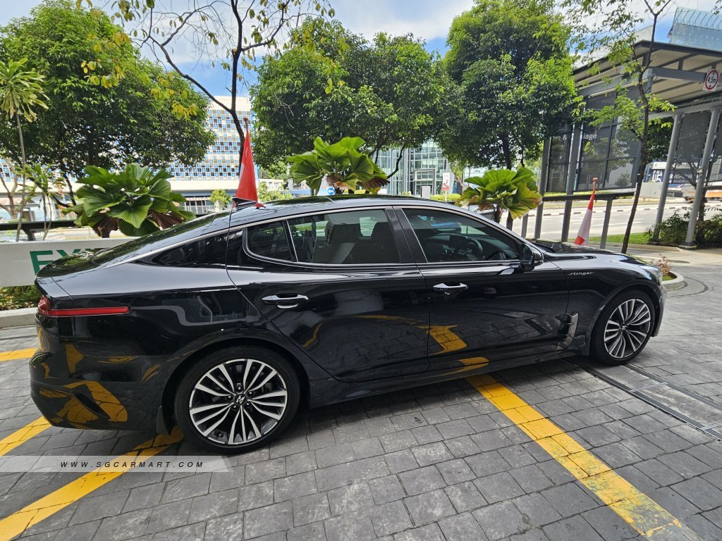 Kia Stinger 2.0A Sunroof