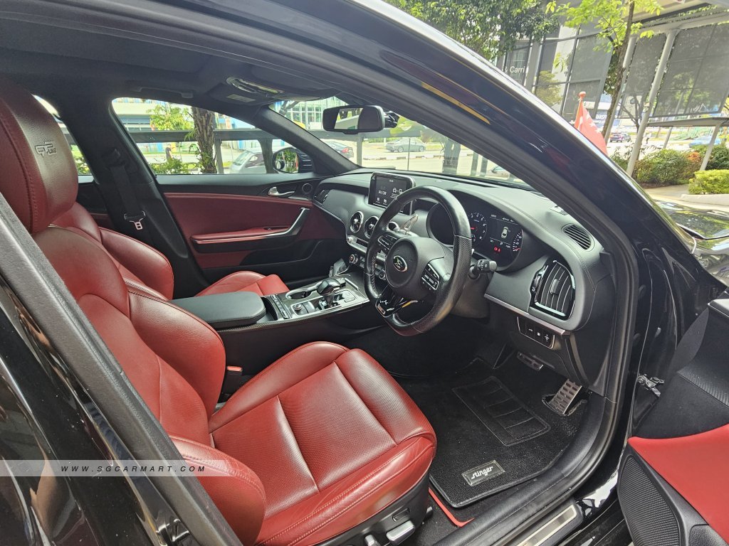 Kia Stinger 2.0A Sunroof
