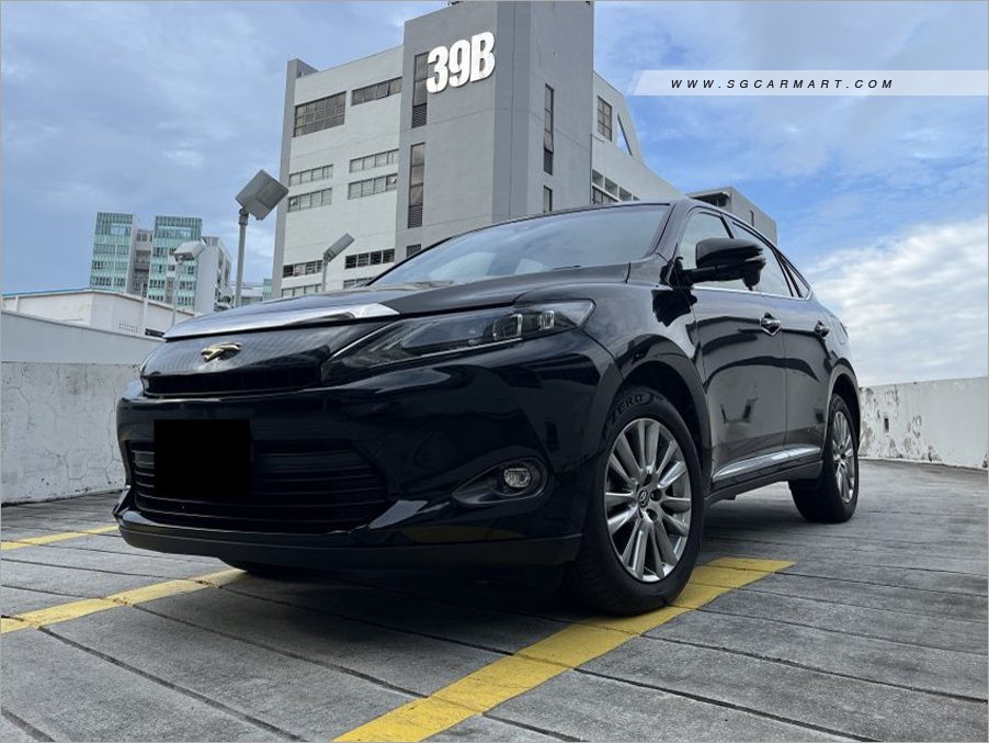Toyota Harrier 2.0A Premium Panoramic Roof