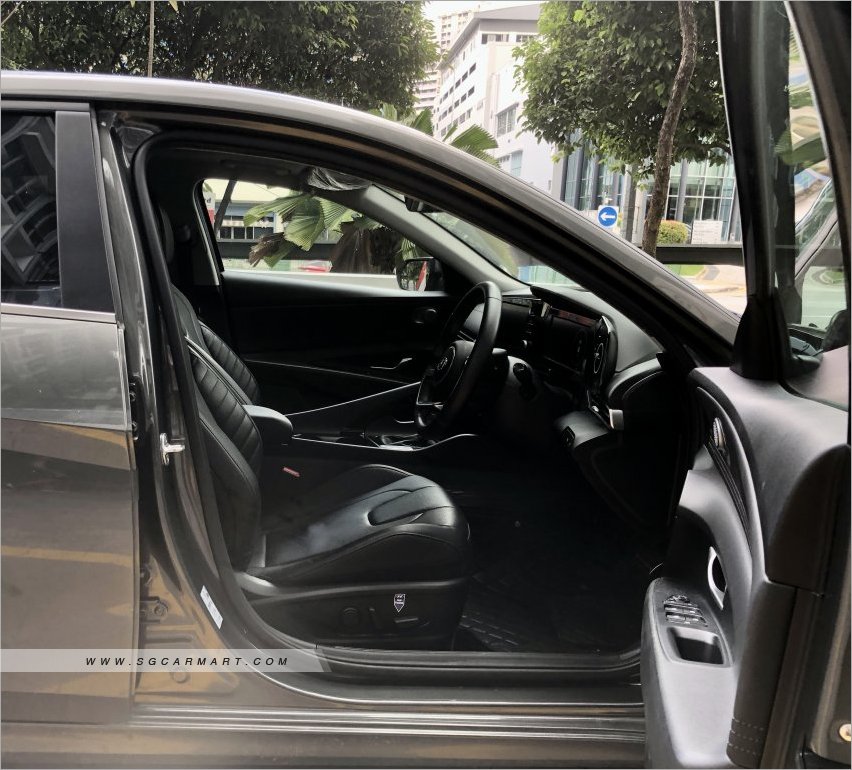 Hyundai Avante 1.6A Elite Sunroof