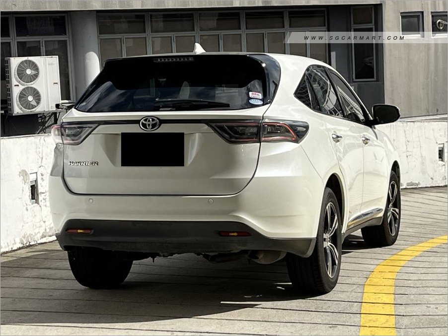 Toyota Harrier 2.0A Elegance Panoramic Roof