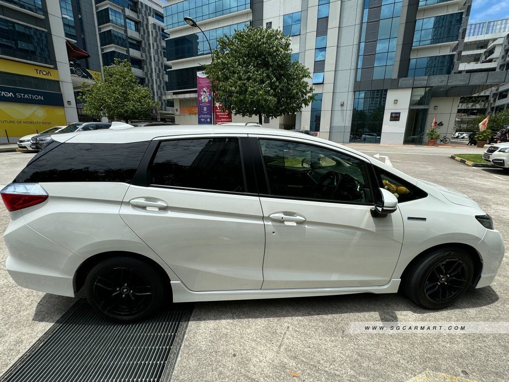 Honda Shuttle Hybrid 1.5A