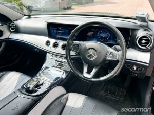 Mercedes-Benz E-Class E200 Avantgarde Sunroof