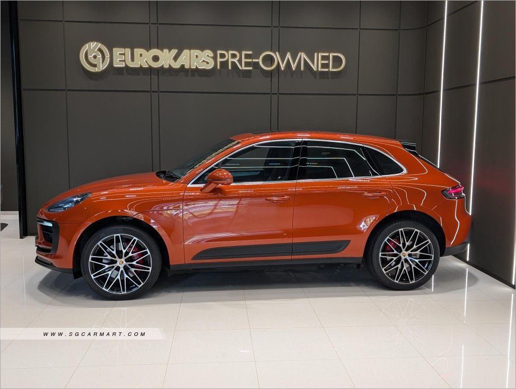 2022 Porsche Macan S 2.9A PDK Panoramic Roof