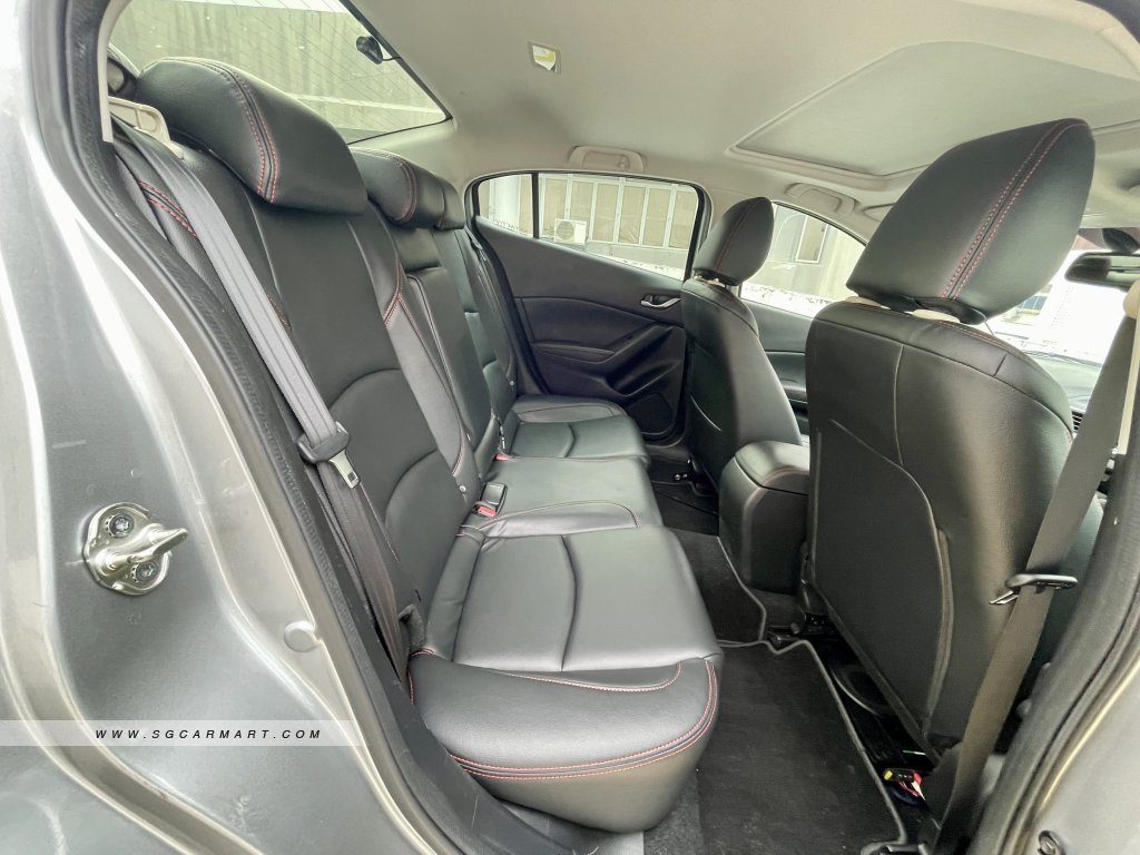 Mazda 3 1.5A Deluxe Sunroof