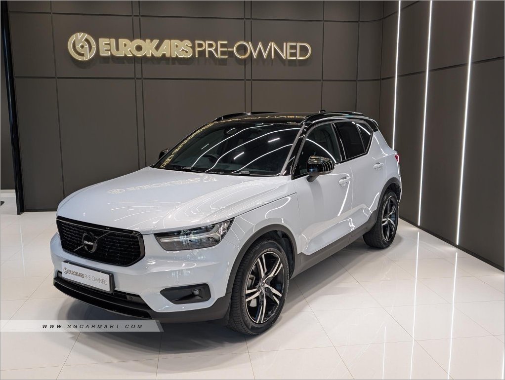 2021 Volvo XC40 T4 R-Design