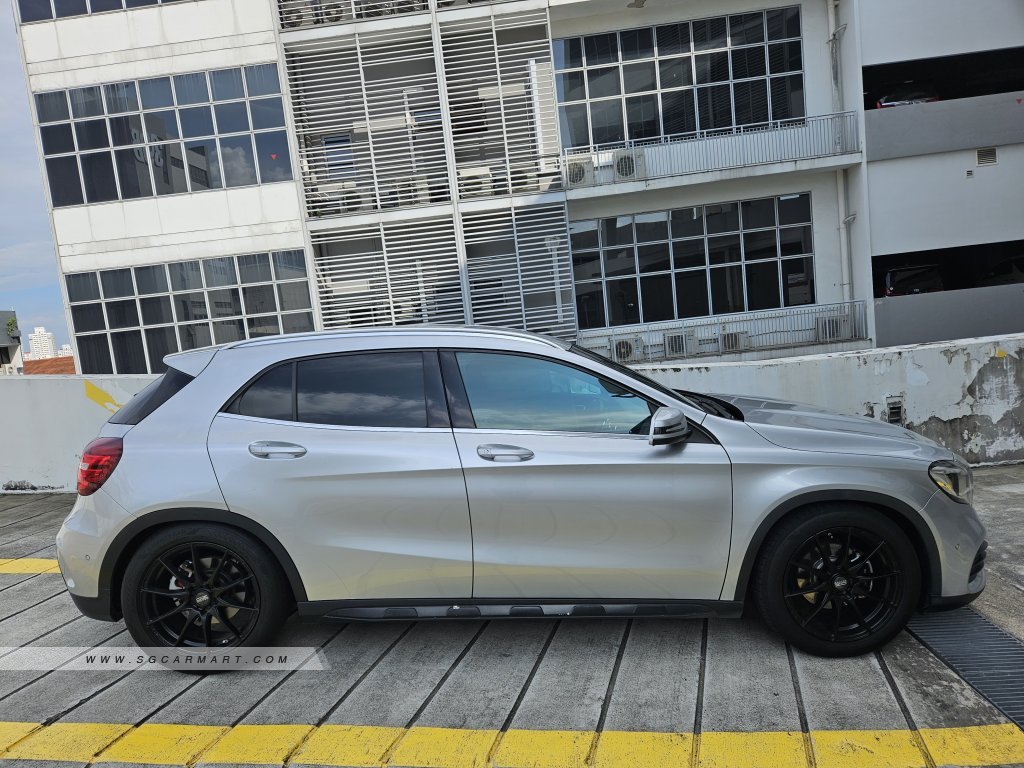 Mercedes-Benz GLA-Class GLA180 AMG Line