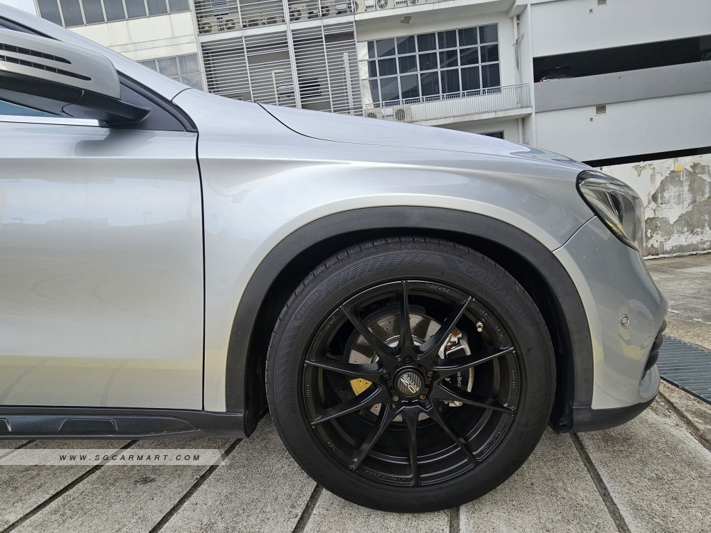 Mercedes-Benz GLA-Class GLA180 AMG Line