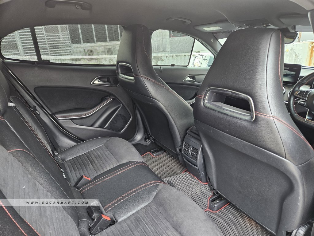 Mercedes-Benz GLA-Class GLA180 AMG Line