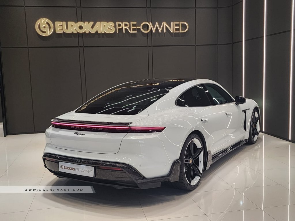 2022 Porsche Taycan Electric